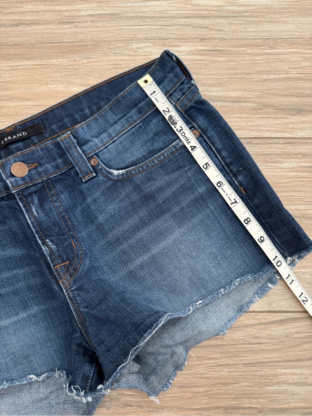 J Brand Cut-Off Short Ringer Size 28 - Picture 9 of 11